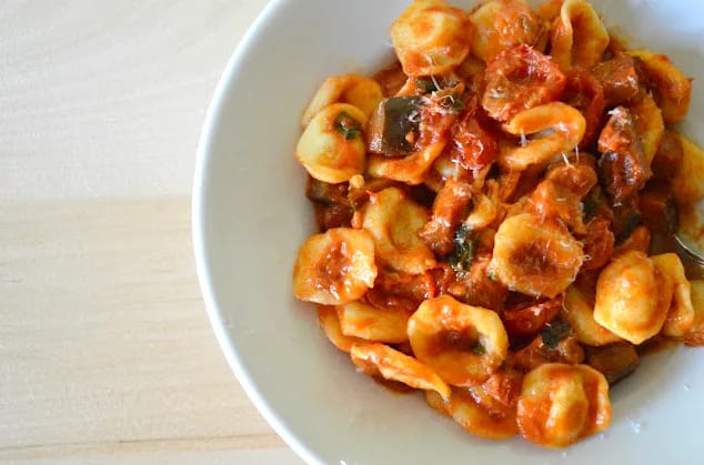 Orecchiette al ragu di melanzane